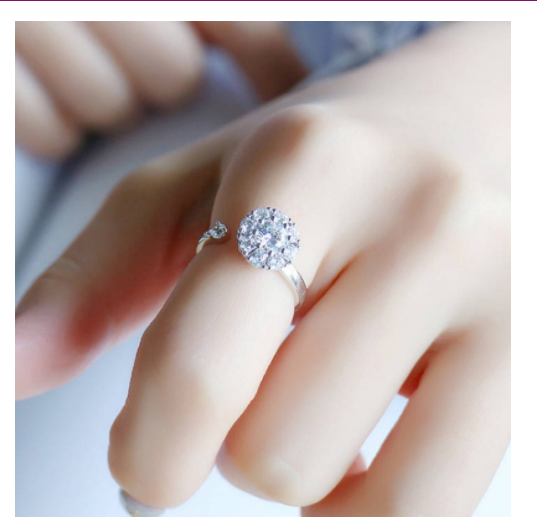 Fashion The Same Sweet Butterfly Revolving Ring - One7K